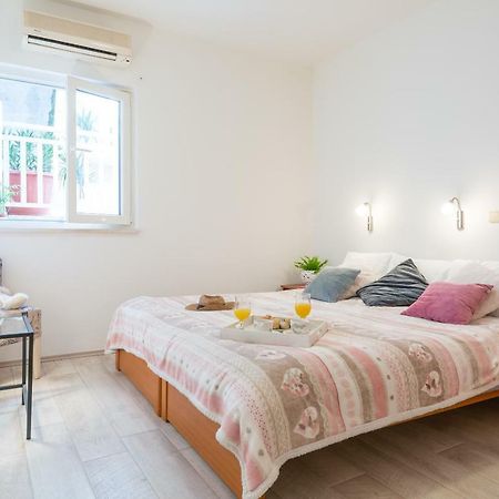 Lily'S Apartments ดูบรอฟนิก ภายนอก รูปภาพ